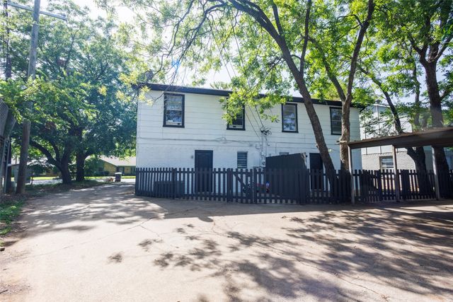 2904 S Fielder Road, Arlington, TX 76015