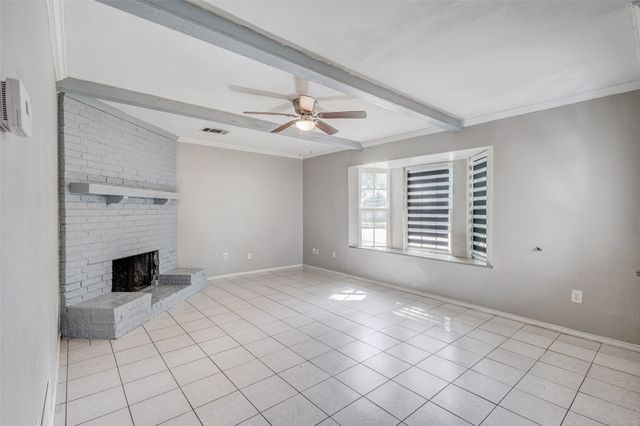 2904 S Fielder Road, Arlington, TX 76015