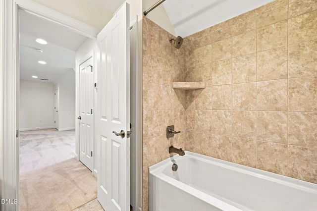 1407 Abbotsford Way, Cary, NC 27519
