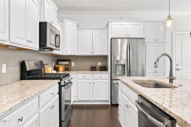 1407 Abbotsford Way, Cary, NC 27519