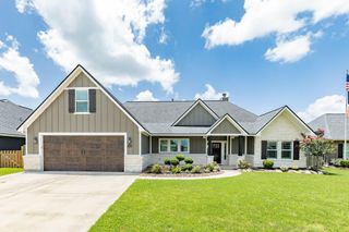 1533 N Blue Bonnet Lane, Angleton, TX 77515
