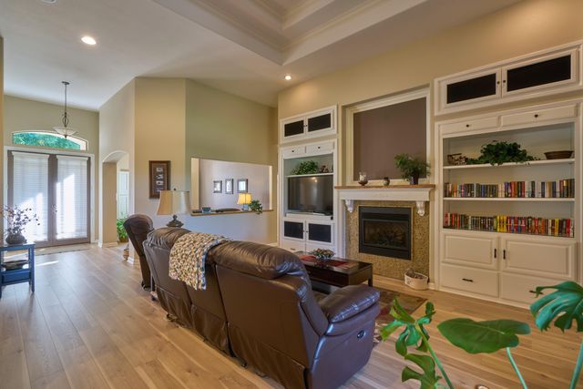 384 Robert Trent Jones Boulevard, Eagle Point, OR 97524