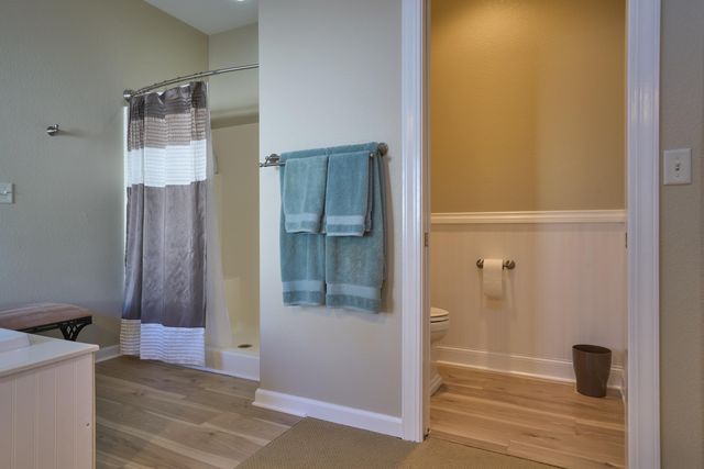 384 Robert Trent Jones Boulevard, Eagle Point, OR 97524