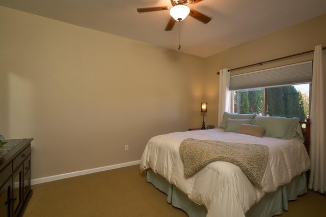 384 Robert Trent Jones Boulevard, Eagle Point, OR 97524