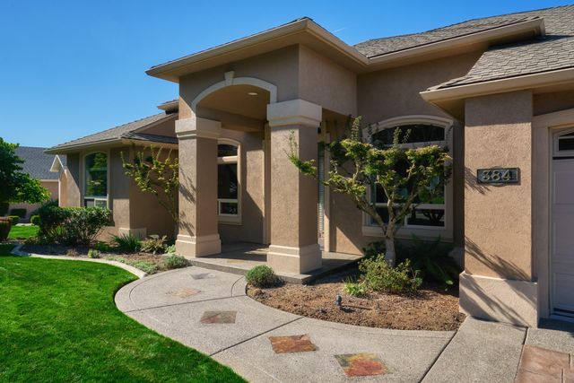 384 Robert Trent Jones Boulevard, Eagle Point, OR 97524