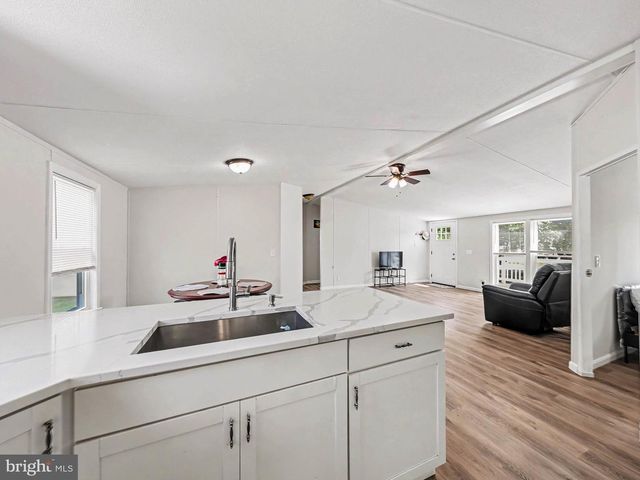 28 CASTLE CT, Stafford, VA 22554