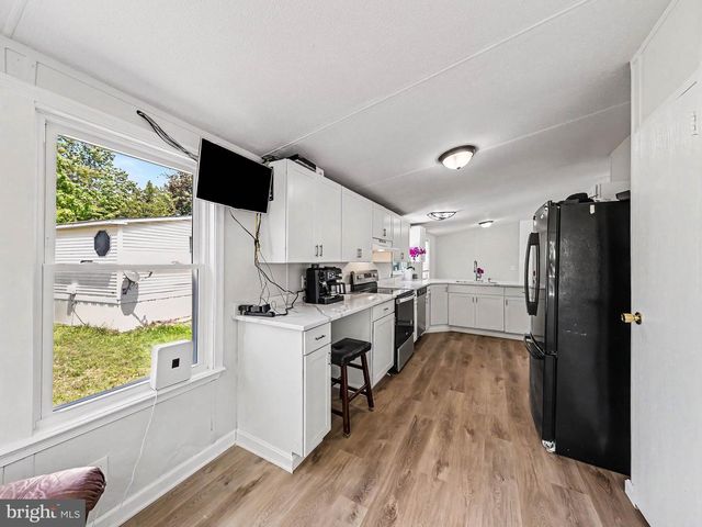 28 CASTLE CT, Stafford, VA 22554