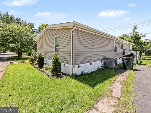 28 CASTLE CT, Stafford, VA 22554