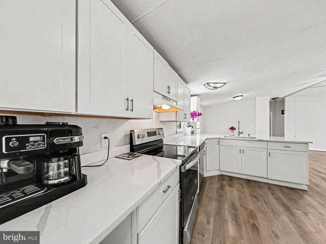 28 CASTLE CT, Stafford, VA 22554