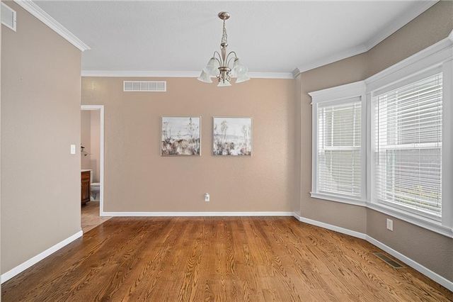24611 Woodland Circle, Lee's Summit, MO 64086