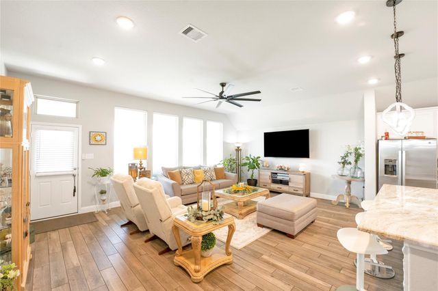 419 Barrios Bay Lane, La Porte, TX 77571