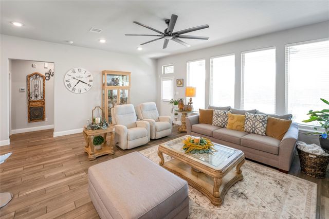419 Barrios Bay Lane, La Porte, TX 77571