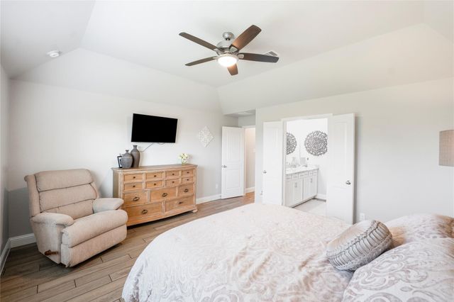 419 Barrios Bay Lane, La Porte, TX 77571