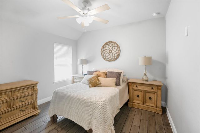 419 Barrios Bay Lane, La Porte, TX 77571