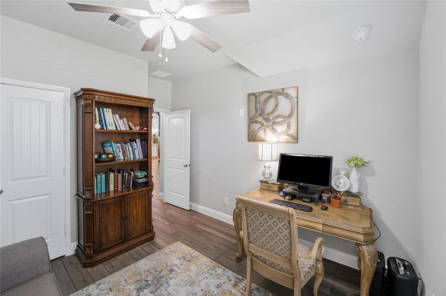 419 Barrios Bay Lane, La Porte, TX 77571