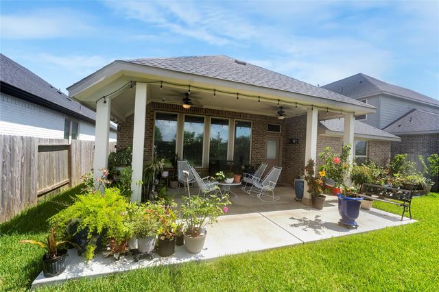 419 Barrios Bay Lane, La Porte, TX 77571