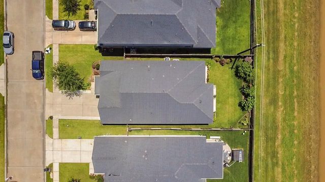 419 Barrios Bay Lane, La Porte, TX 77571