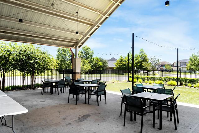 419 Barrios Bay Lane, La Porte, TX 77571