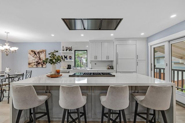 19 Elk Court, Pacifica, CA 94044