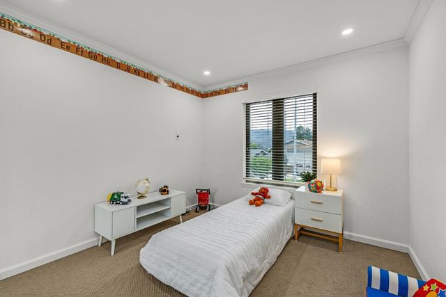 19 Elk Court, Pacifica, CA 94044