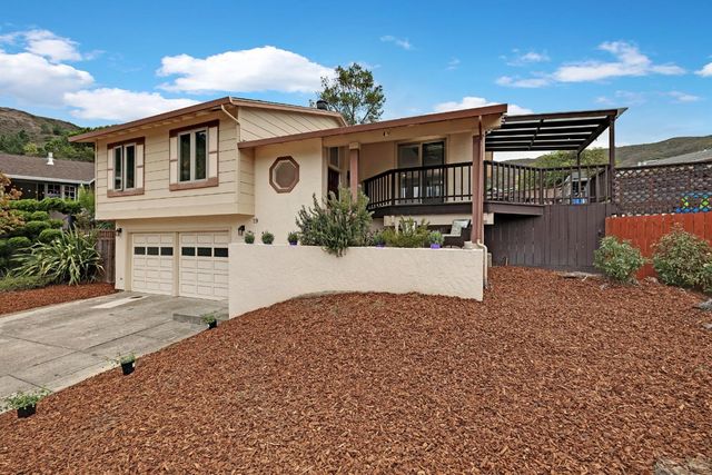 19 Elk Court, Pacifica, CA 94044