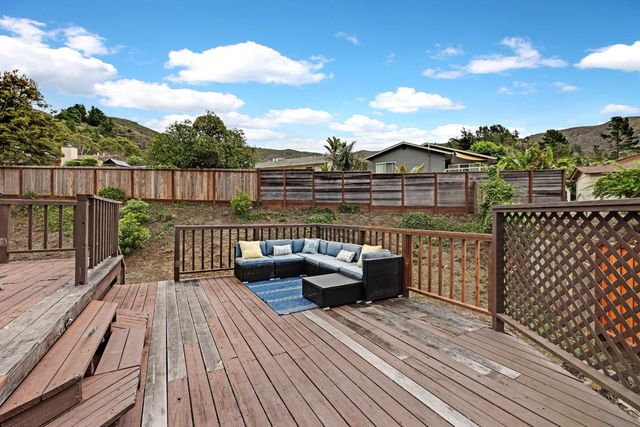 19 Elk Court, Pacifica, CA 94044