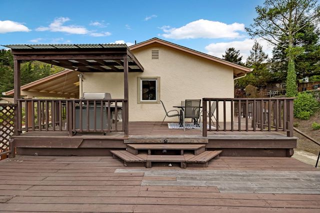 19 Elk Court, Pacifica, CA 94044