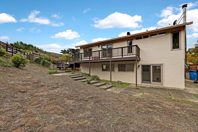 19 Elk Court, Pacifica, CA 94044