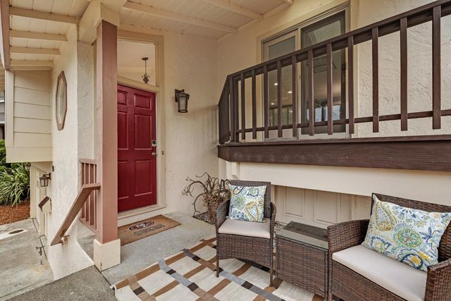 19 Elk Court, Pacifica, CA 94044