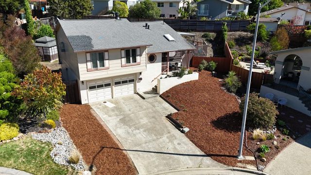 19 Elk Court, Pacifica, CA 94044
