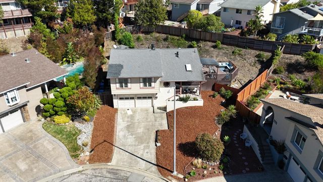 19 Elk Court, Pacifica, CA 94044