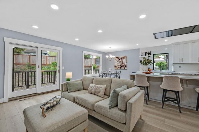 19 Elk Court, Pacifica, CA 94044