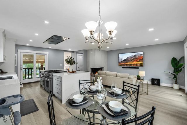 19 Elk Court, Pacifica, CA 94044