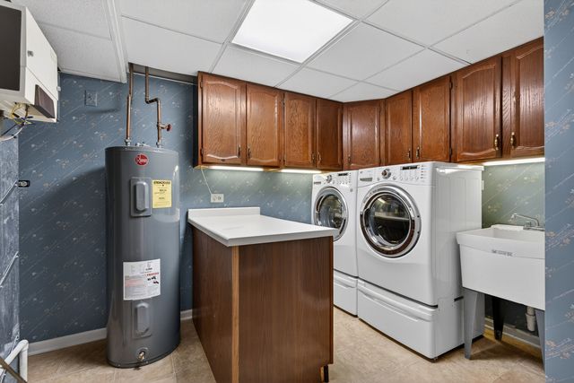 1393 W Shire Circle 2, Inverness, IL 60067