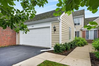 1393 W Shire Circle 2, Inverness, IL 60067