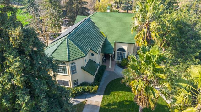 9901 Red Fox Dr, Oakdale, CA 95361