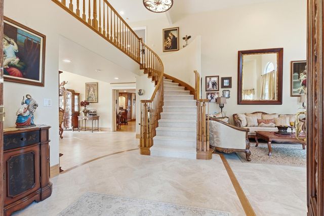 9901 Red Fox Dr, Oakdale, CA 95361