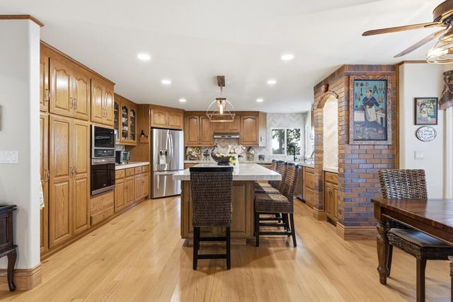 9901 Red Fox Dr, Oakdale, CA 95361