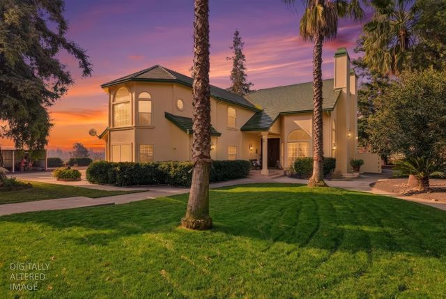 9901 Red Fox Dr, Oakdale, CA 95361