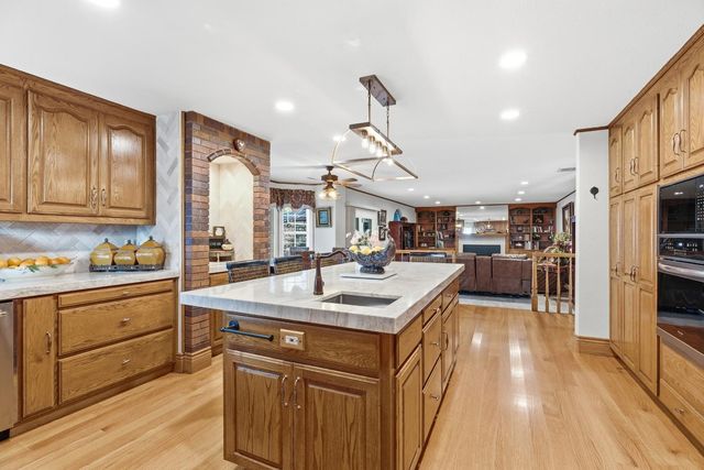 9901 Red Fox Dr, Oakdale, CA 95361