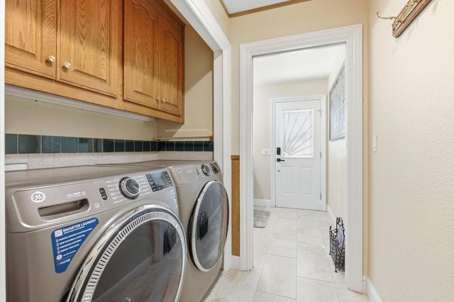 9901 Red Fox Dr, Oakdale, CA 95361