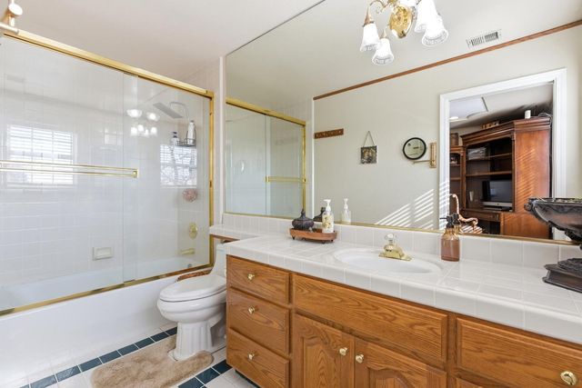 9901 Red Fox Dr, Oakdale, CA 95361