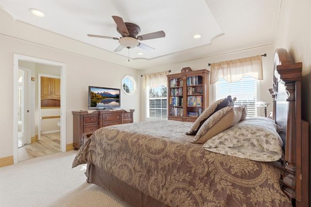 9901 Red Fox Dr, Oakdale, CA 95361