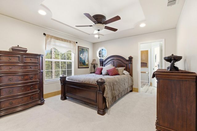 9901 Red Fox Dr, Oakdale, CA 95361