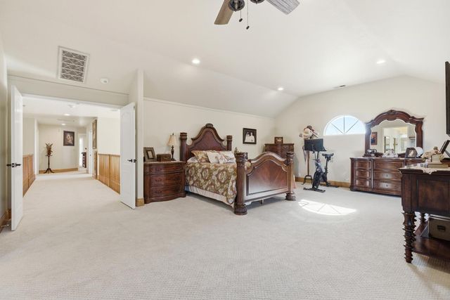 9901 Red Fox Dr, Oakdale, CA 95361