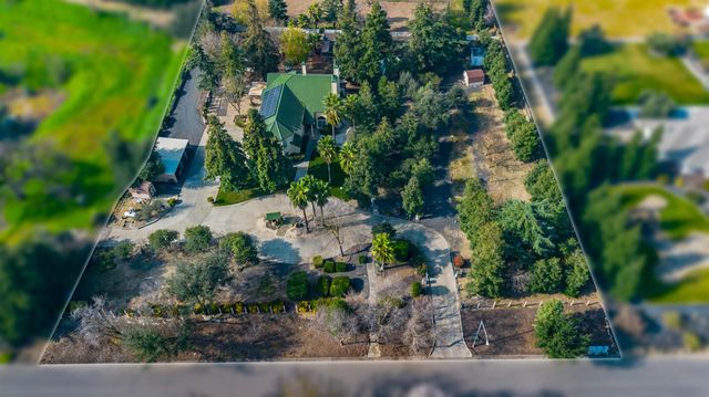 9901 Red Fox Dr, Oakdale, CA 95361