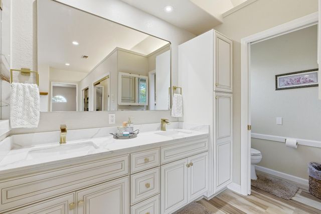 9901 Red Fox Dr, Oakdale, CA 95361