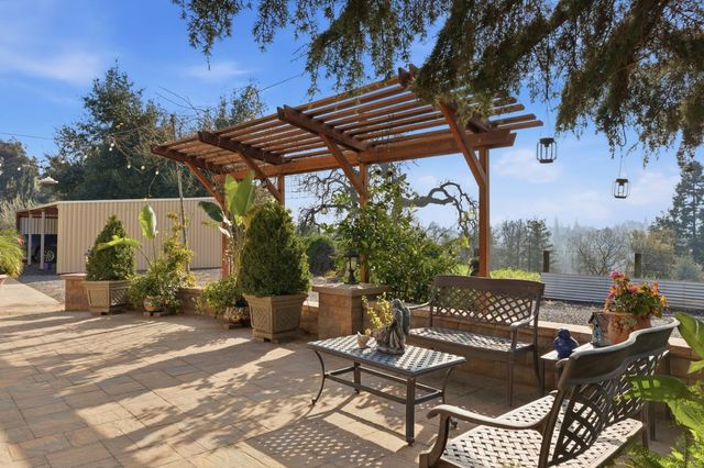 9901 Red Fox Dr, Oakdale, CA 95361