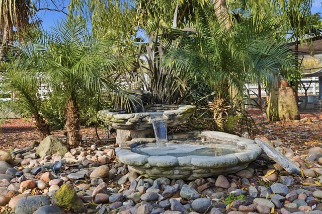 9901 Red Fox Dr, Oakdale, CA 95361