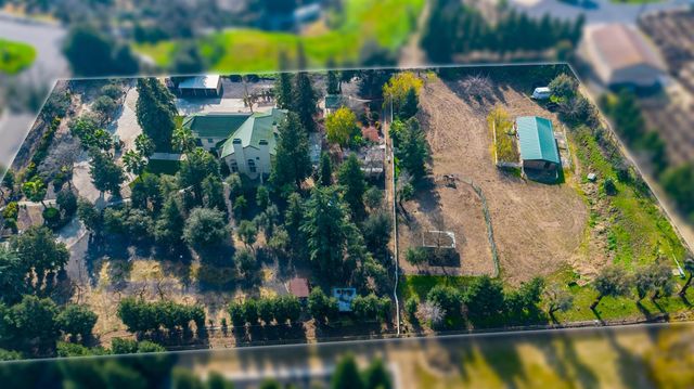 9901 Red Fox Dr, Oakdale, CA 95361